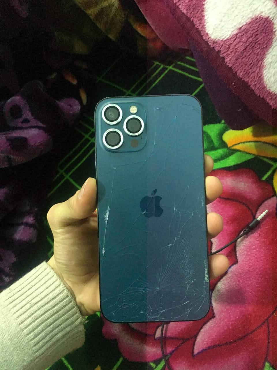 ايفون 12 برو ماكس ذاكره 256 جهاز وتر ما بي اي نقص فقط ضهر مفطر جهاز وتر وتر وتر  بطاريه 77 و ما صرف و انطيك بي ضمان عل صرف الشحن و على كلشي فيس ايدي شغال جهاز ما بي اي نقص فقط يحتاجله ضهر او خلي كفر طبيعي السعر 430 و بي مجال عنواني مدينه الصدر ***********
