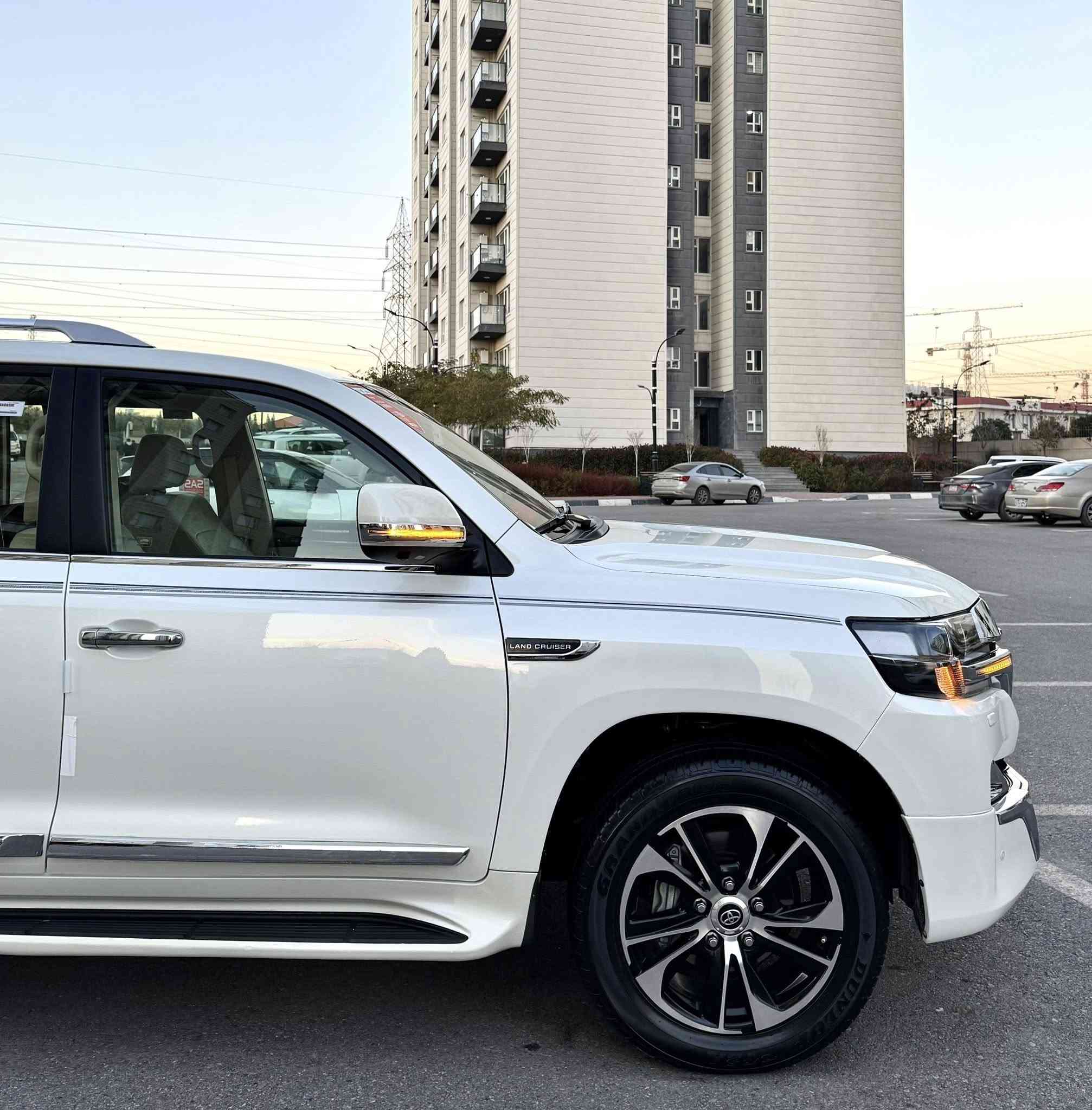 ‏Toyota Land crusir_ 2021 _ 46,000km
اللَّهُمَّ صَلِّ عَلَى مُحَمَّدٍ وَعَلَى آل مُحَمَّدٍ
ماشاالله تحدا شرط ماكو هيج نضافطها
أرخص سعر بكل عيراق
ملاحظه / بدون مراوص
رقم / ***********
سعر/557$💸
مكان/سليمانيه
سياره مواصفات _ گراند تورينگ _ فطيم
سياره (5 كاميرات)
🔷تويتا لاند كروز  _ 2021 _ گراند تورينگ  
🔷سياره مواصفات معروفه (فطيم)
🔷 سياره (2) كوشنات كهرباي (٣) دگم
🔷سياره (8) ايرباكات _ (٣ ) شاشات
🔷سياره مكفول كفاله عامه دعامي لي دعاميه    
🔷بدون صبغ .. بدون بارد .. بدون شخوت 
🔷بدون حالوب .. بدون رمل مكفوله كفاله 🔷سياره بص ماشاالله نفص زيرو
🔷غراضات كامل موجود  هيدفونات موجوده 

🔷سياره ماشيه 46,000 الف كيلو حقيقي
🔷4 اطارات و ويل جديد شريكه مامفتوح
🔷سياره داخل بيجي كوشنات جلد

🔷سياره محرك بشرت مامفتوح جديد جديد
🔷 محرك (V6) 
🔷سياره حيل نظيفه كلشي علي بلادي اوك

🔷مواصفات
(بصمه .. الانزلاق .. كشن جلد  .. ثلاجه ..  زينون .. هواء مزدوج .. نيظام ايكو ..
حساسيه الديك الموخره مرايات .. فتحه ..
تشغيل عن بعد ..  باب بصمه . باب جانتا كهرباي)

🔷نظافه  ١٠٠٪ كامل سيرڤس بدون نقص و مصرف

🔷سياره مال بيت أي نقص مابيها

🔷نفس اليوم / تحويل و وكاله حاظر مباشر
سنويه جديد 
🔷 سياره داخل / سليمانيه 
🔷سعر ..  557$.. ورقه 
🔷رقم / ***********
