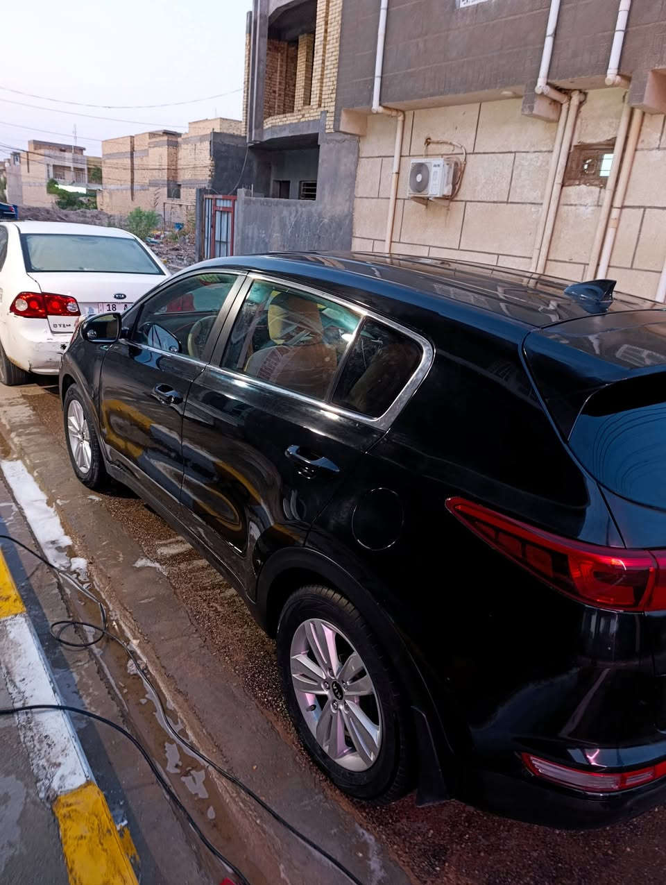 كيا سبورتج موديل 2018 وارد كندي حادثه فقط باب الجنطه وراجع بارد وصار حادث عندي تم تبديل الجاملغ الأيسر والبنيد بدون ضرر داخلي لا شاصي ولا لغد مواصفات تحكم ستيرن جهتين 3وضعيات قياده مثبت سرعه السنويه باسمي أي استفسار 
***********مكان السيارة الناصريه قضاء الشطره
