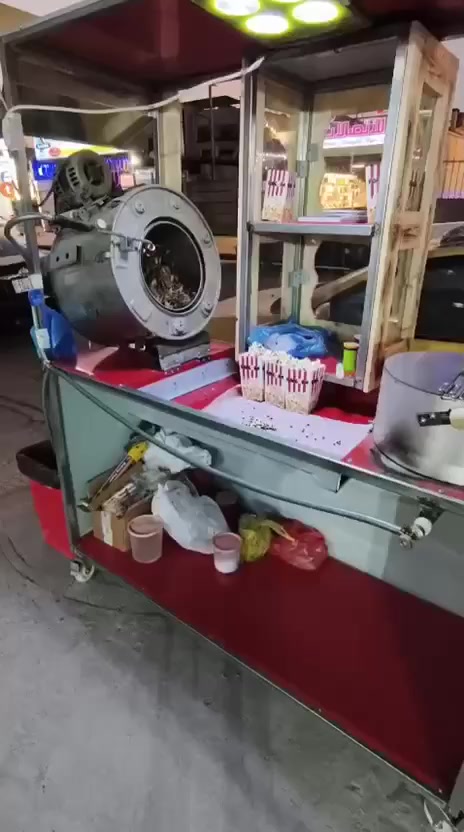 مكينة حب وشامية للبيع كاملة بعدهة جديدة استخدام قليل السعر 300 بغداد ***********
