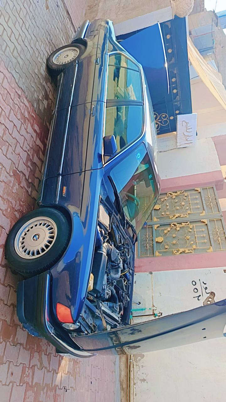 السلام عليكم بي ام 735فول مواصفات ماعدا الفتحه رقم انكليزي انبار بسمي كيرمحرك خيرمن الله تبريدتدفئه شغالات باتري جديداترايك مفتوح السعر50مكاني رمادي تاميم ***********
