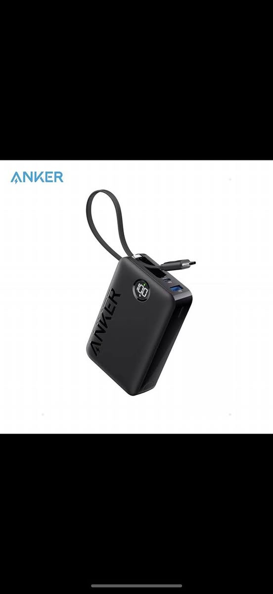 السلام عليكم
باوربنك انكر اصلي شحن سريع
     جدد لوك 
سعر القطعه 25 الف 
ثلاث الوان
***********
***********
