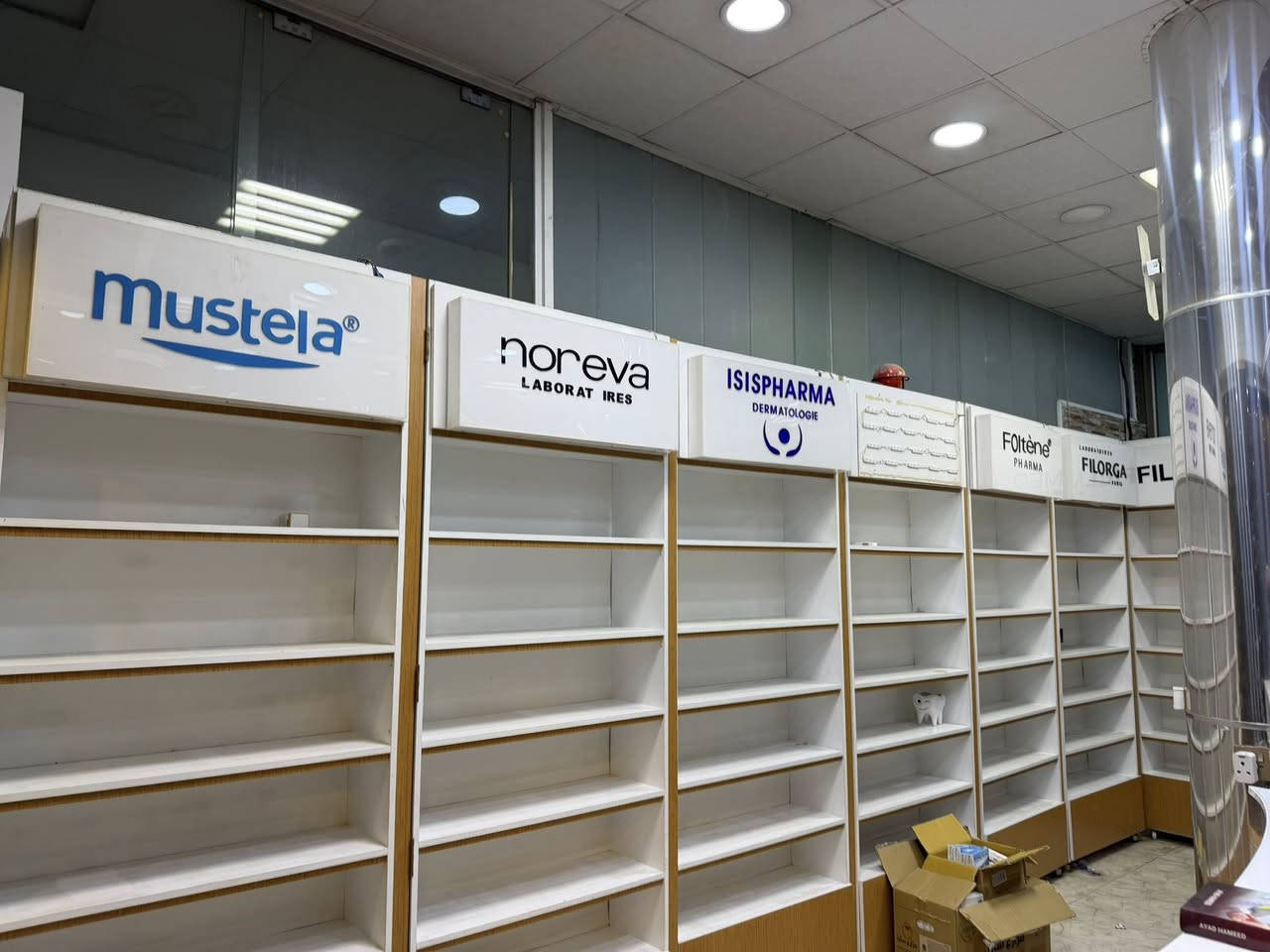 سلام عليكم ارفوف للبيع 600الف وبي مجال *********** عنوان رحيماوه
