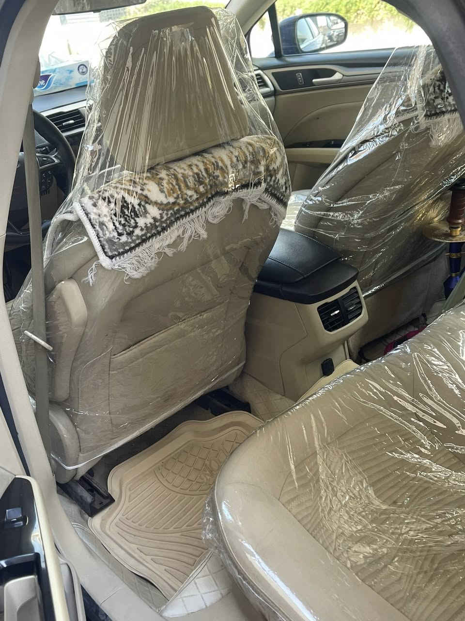 سلاوی خواتان لیبی
فۆرد فیوژن٢٠١٦ مواسافات SE کوشن کارەبا تەبرید مەرکەزی شاشە ئایپاتی بۆ بەستراوە ٢پارچەی بۆیاخە بۆنیت جاملخ بی ناو گرتن رەقەم سەنەوی تازەیە بە ناو خۆمەوەیە
١١٠$
ناونیشان.سلیمانی
ژم.***********
