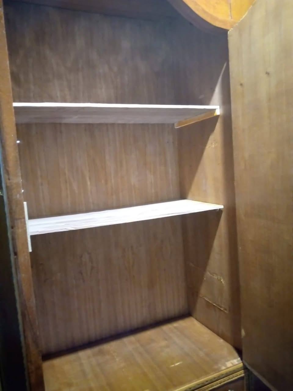 كنتور ابو ٦طابقين تسكام اخو جديد الطول ٣٦٥ سنتيم الارتفاع مترتين ٥٠ سنتيم سعر مع شد ٣٧٥ بيه مجال لشراي  عنوان حي عامل منطقه ثانيه رقمي *********** محمد نجار
