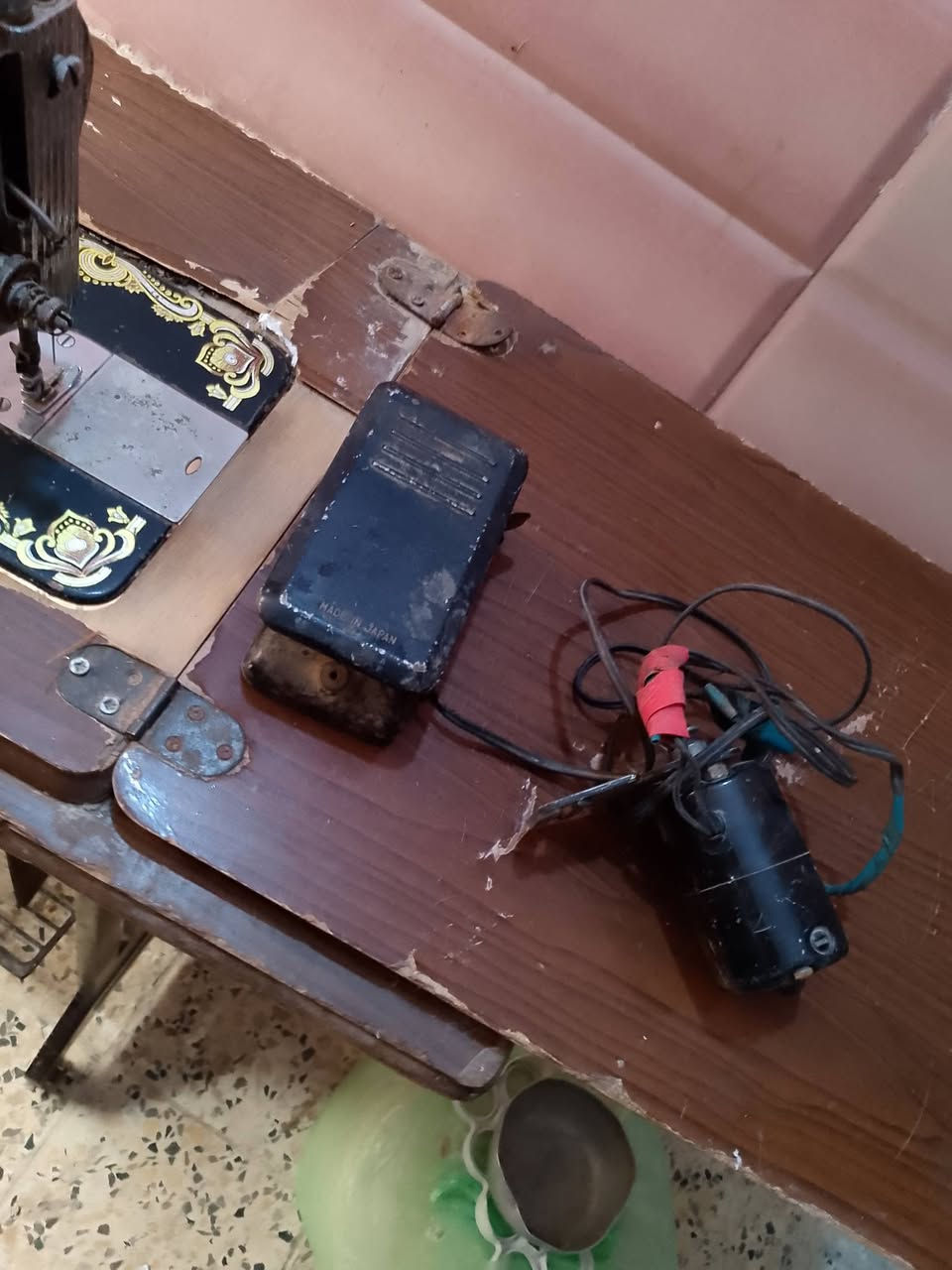 مكينه خياطه مستخدمة
نوعيه ام التاج بابلون  سعرة ٧٥ الف للاستفسار ***********
