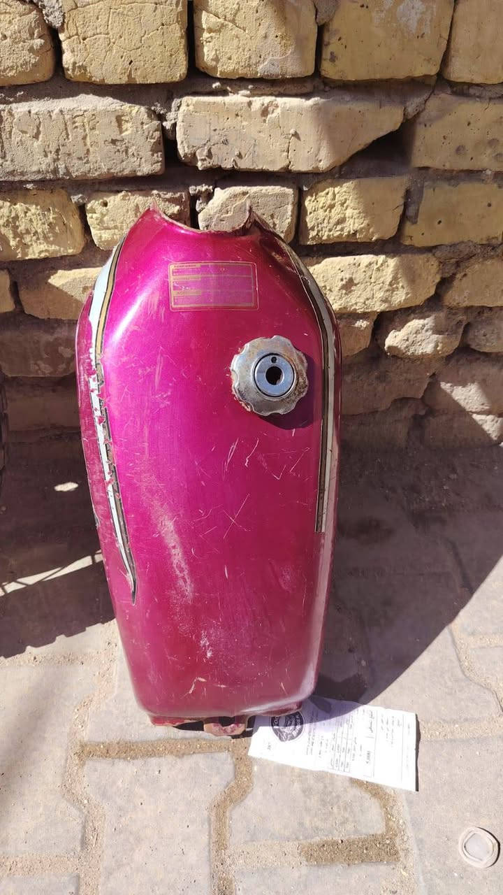 تواير اثنين امامي وخلفي 45 الف قفل
مكينه تايكر نضيفه حسب صوره سعره 100

تانكي وصارنصه وجك ويده بريك 40 الف قفل 

دبلات امامي شغلات 20 الف 

مكاني سماوه الرميثه 
***********
