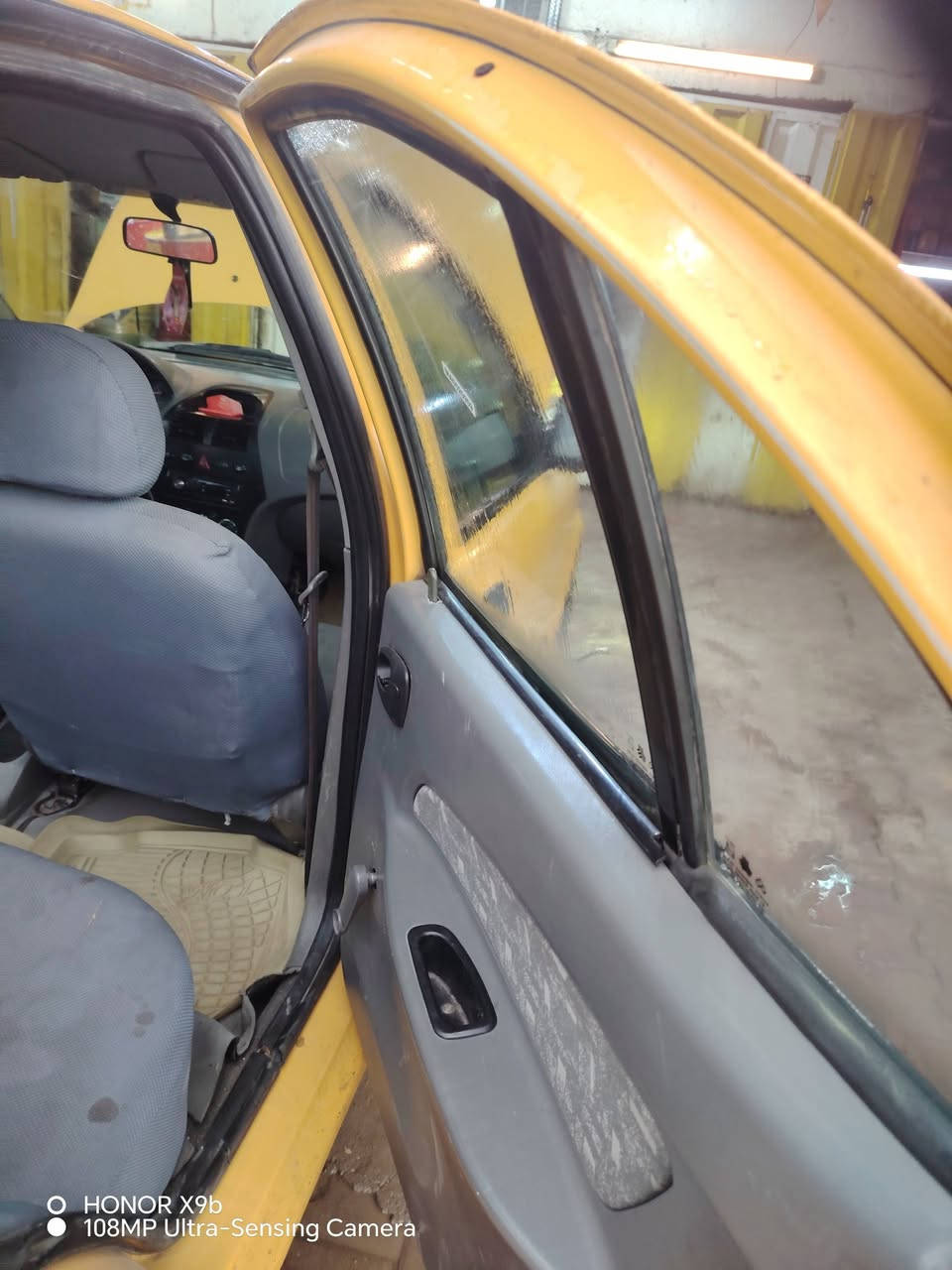 بيع مستعجل للتواصل *********** اتصل وحياكم الله للعلم السيارة جديدة موديل ١٥  كفالة عامة فقط تبريد شوية منقص غاز طخة صغيرة صندوك الخلفي فقط غرامات صفر هيئة مصفر
