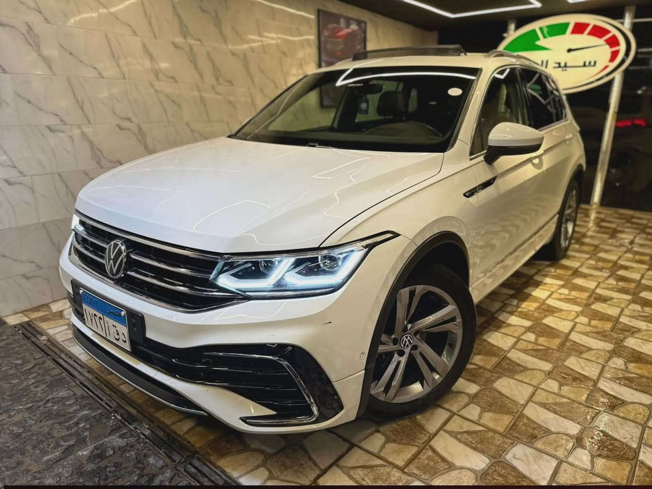 فولكس تيجوان 2023 R.line الشكل المميز و المرغوب
. عداد 65000 km   
. فابريكه بالكامل بدون ملحوظه
. رخصه ساريه
. صيانات توكيل 
متاح التواصل واتس او فون 
 01020259999


**إذا كنت صاحب هذا الإعلان وتريد حذفه لأي سبب، رجاءا أرسل رسالة إلى الدعم الفني**