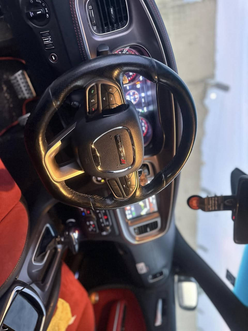 ‏‎ جارجر سكات باك SCAT PACK 6400 SRT2021 🚀🐝💪🏻
‏‎الموديل :2021 ✅ 
‏‎المحرك : SRT . V8 . 6.4L .
‏‎العداد : 77 ميل فقط 
‏‎ المواصفات :
……………….

*محرك 6400 SRT V8 
‏‎*  وضعيات قيادة متعددة .
‏‎* مكابح رياضية (برمبو) بلادي . 
‏‎* لايتات LED زنون . 
‏‎* كاميرا خلفية . 
*ابواب بصمة .
‏‎* امكانية التحكم بوضعيات المقود كهربائيا .
‏‎* حساسات خلفية . 
‏‎* ويل قياس 20 أنج .
‏‎* سستم صوت ALPINE . 
‏‎* تشغيل عن بعد . 
‏‎* مقاعد رياضية حاضنة . 
‏‎* المقاعد الأمامية تدفئة . 
‏‎* ستيرن تدفئة . 
‏‎* نظام خرائط GPS . 
‏‎* شاشة كبيرة قياس 8.4 أنج اوپشنات SRT .
‏‎* كير شفتات بالستيرن . 
‏‎* جناح خلفي . 
‏‎* مثبت  سرعة . 
عليها برمجه مصطفى ايكل
السعر :  ($235 ) ✅ 🔥 
صور الحادث مرفوقه بلمنشور 

رقم بغداد انكليزي  تحويل مباشر
السيارة جاهزة للاخير مناقصها اي شي شغل واطلع كبل ✅
مکاني📍/ ذي قار ***********
