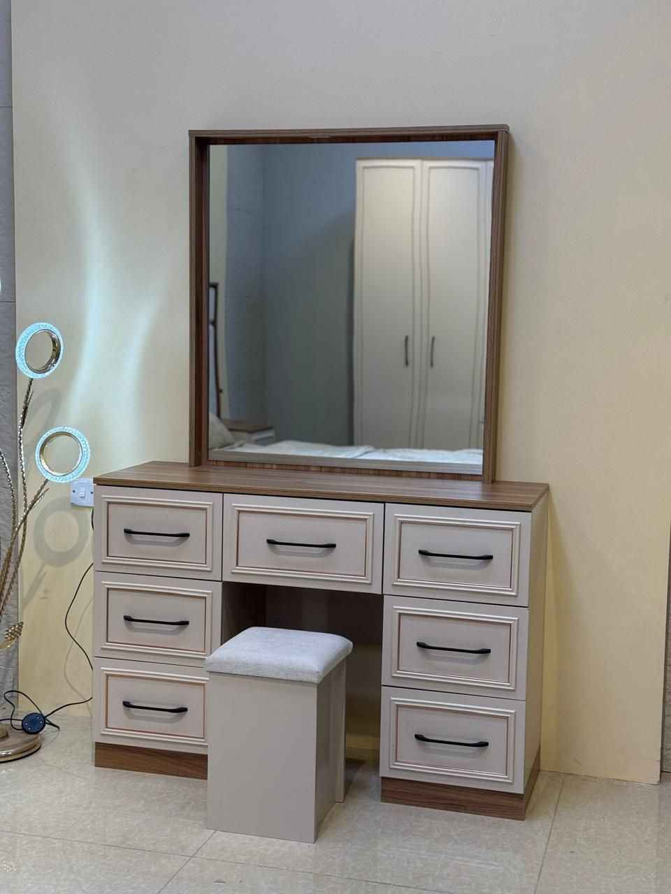 وصول غرفة نوم ادا ابواب 10 قطع معمل اصلي درجة اولى📢

نفس الصورة بالضبط💯
برغي وجوي حديد
سرير جك خزان 
انارة ذاتية  
نقوش بروفيل درجة اولى 
فخامه بالتصميم
تقاطيع مميزة 
نرمايد هيدروليك 
سكك ثلاث مراحل  
نقوش  درجة اولى ✅
متوفرة بلون فيزون  ✅
قياس الكنتور مع الملحق 335سم✅
ارتفاع الكنتور 220سم✅
سرير 180 *200 ✅
كومدي دبل مجر ✅

 
السعر مليون 400 الف كربلاء, العراق


**إذا كنت صاحب هذا الإعلان وتريد حذفه لأي سبب، رجاءا أرسل رسالة إلى الدعم الفني**