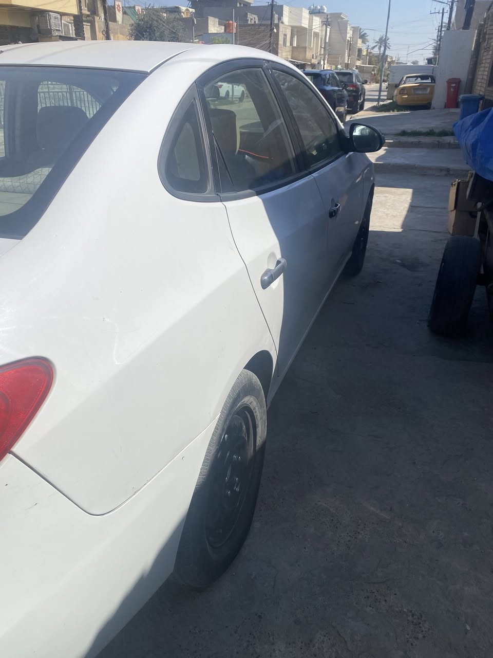 السلام عليكم اخواني الانترا موديل 2011 بيها جاملغات الاماميه واحد مبدل وحد مضبوغ صدر قبل شهر مسوي تبريد منضومه العام شديتها. الباقي تجي وتشوف بعينك السعر 100  غير متواجد ع الفيس الاتصال ع *********** العنوان بغداد الزعفرانيه
