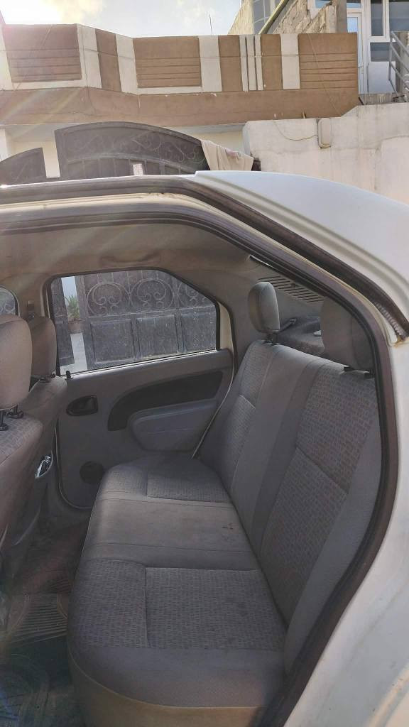 السلام عليكم رينو لوكان  رقم اربيل موديل 2013 كير محرك بشرط تدفئه وتبريد جامات كهربائي بريك ABS بي دفتر بنزين شرط تحويل سعر 53وبي مجال 
***********
*********** كركوك, العراق
