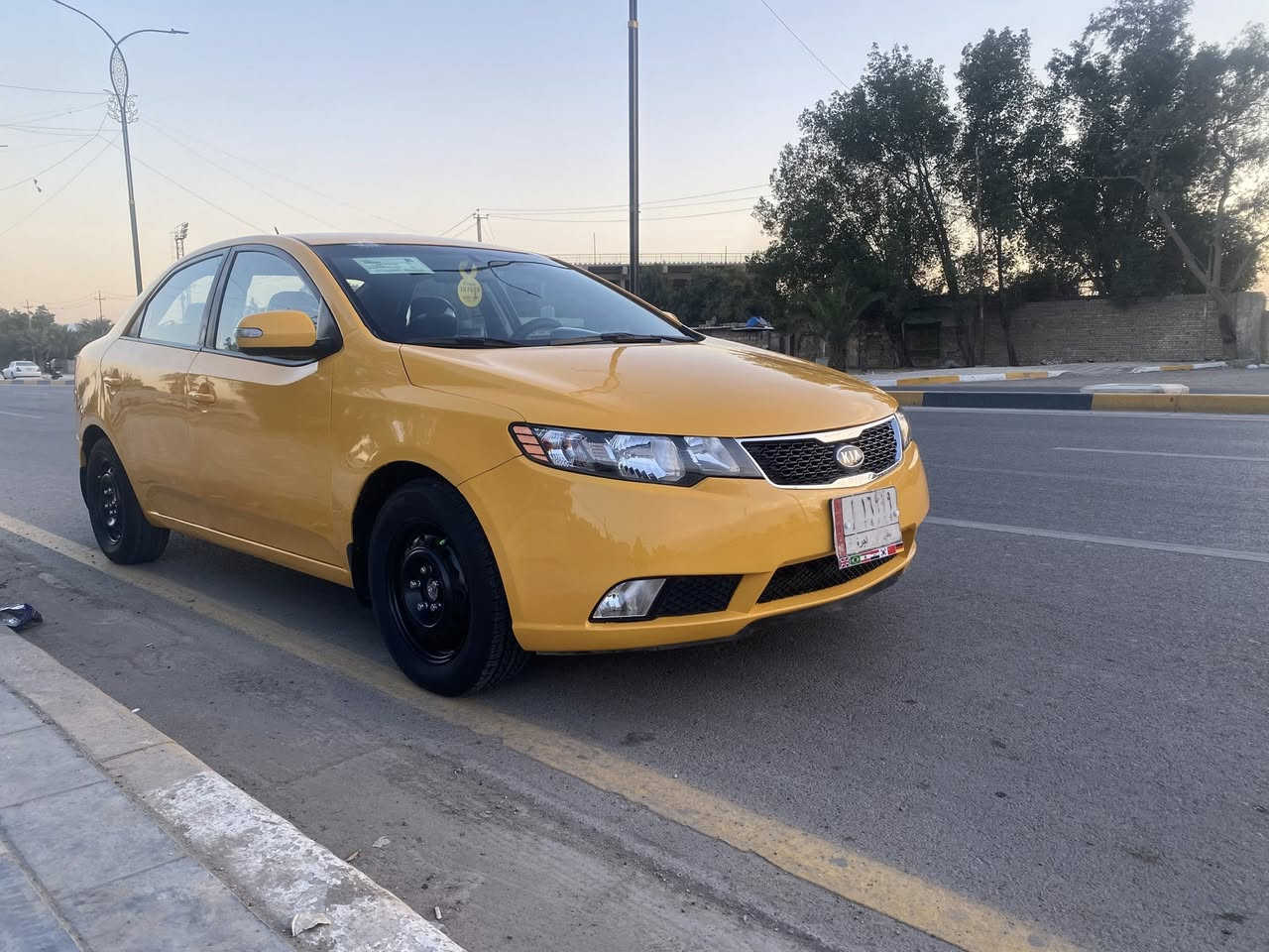 السلام وعليكم
للبيع كيا فورتي موديل ٢٠١٠
رقم بابل باسمي تحويل مباشر
مصفره هيئه وغرامات
السياره وارد امريكي حادثه قبق صندوك وشويه بلحوض 
السياره محرك ٢٠٠٠  دوش
السياره جاهزه ميه بل ميه
السعر ٧٧
*********** 
مكانه بغداد
