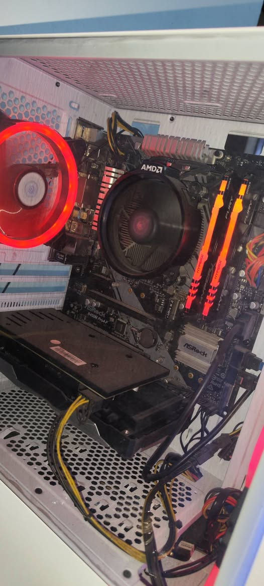السلام عليكم حاسبه للبيع  
موصفات 
Ryzen 5 3500
M.b b450 asrock 4f pro
Ram 16 hyperX 3000hz rgb
Ssd 1tb
Power s 500 deepcool

Gpu rx 580 8gb
Case. Gaming  شبه جديد 
الغراض بيهن حتى كراتين اكو وياهن مثل الكيس وغيرها ابيع لين مستخدمتهه بسبب الانشغالات وماعرف سعرهه اشوف اعلى سعر يندفعلي مكاني بغداد الدوره متوفر توصيل


**إذا كنت صاحب هذا الإعلان وتريد حذفه لأي سبب، رجاءا أرسل رسالة إلى الدعم الفني**