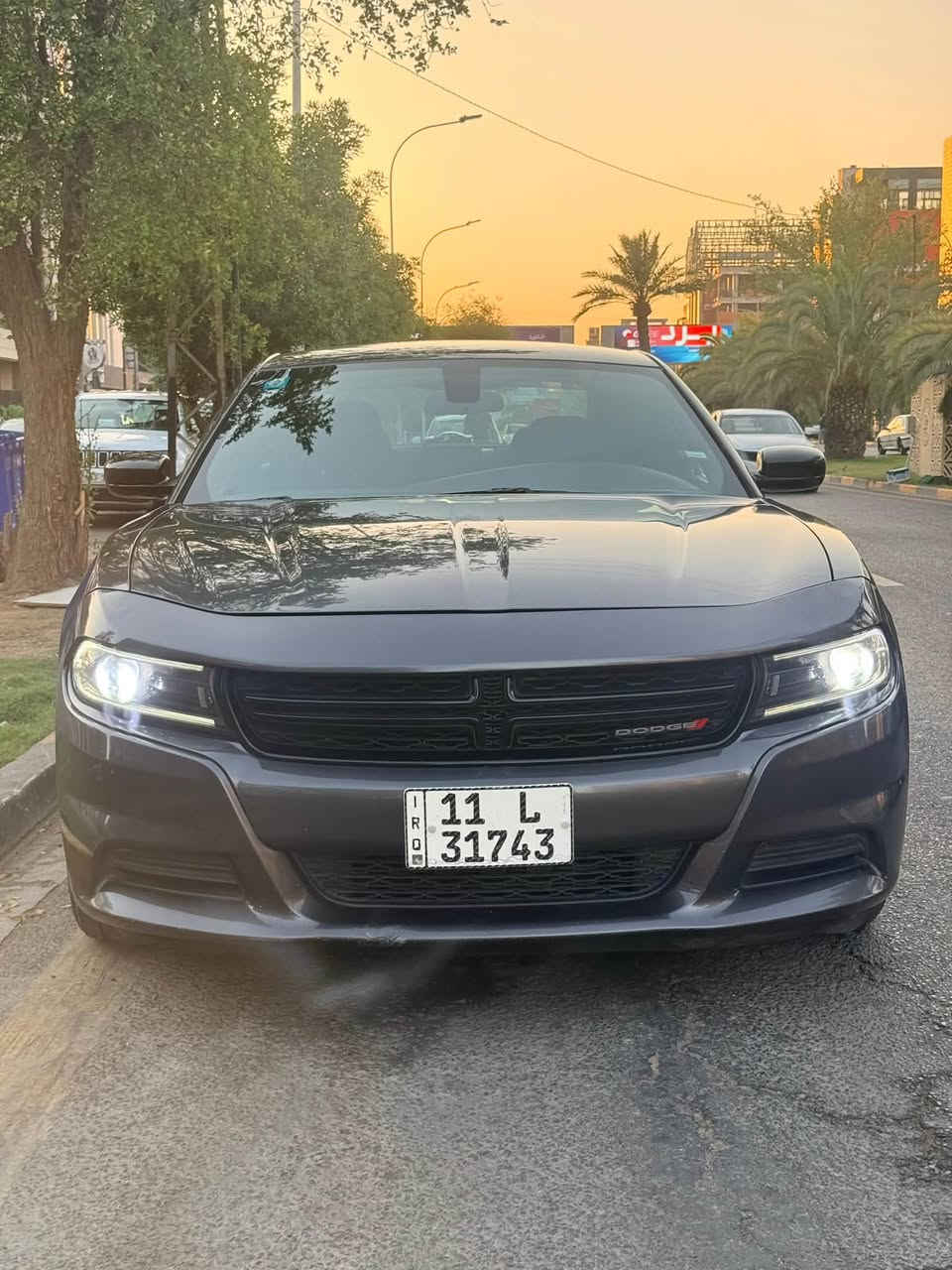 جارجر موديل 23
سياره حادثها سطحي جاملغ تبديل + بنيد صبغ 

ايرباك سليم بلادي 
SXT 
لا شاصي بيها ولا لغد كفاله 

موصفات SXT معروفه 
مفتاحين 
بصمه 
قطعتين تبريد 
تشغيل عن بعد 
كامره 
شاشة كبيره 
ثلاث أنواع قيادة 
كرسي كهرباء 
داخل مخمل 
ليد زنون لايت زنون بلادي 
ويل اصلي بلادي 
شخوط مابيها السياره 
كلش كلش نظيفة مال بنيه 
سعر 23,500 
يعني 235 ورقة 
مجال بسيط بيها 
موقع اليرموك الي يحب يجي يشوفها 
***********
