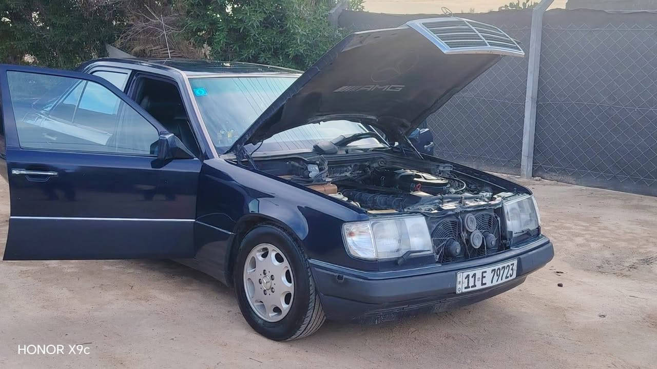 اخوان مكلف بنشر اني لحد يراسل مارد اتصل على صاحبها
سلام عليكم 
مرسيدس E300 
موديل 1991 أصل 
رقم بغداد دولي سنويه جديده مشروع وطني باسمي 
مواصفاتها 
تخم تاير جديد ✅
صدر جديد ✅
باتري جديد ✅
كهربائية كلها شغاله ✅
داخل جلد كله جديد ✅
كشنات تحكم كهربائي ✅
جام  4 كهربائي ✅ 
تبريد ثلج 🥶 
تدفئى شغاله نار 🔥 
قواعد دبل سليمات ✅
ويل بلادي ✅
سعرها 70 وبي مجال 
مكاني كربلاء 
رقم ***********
