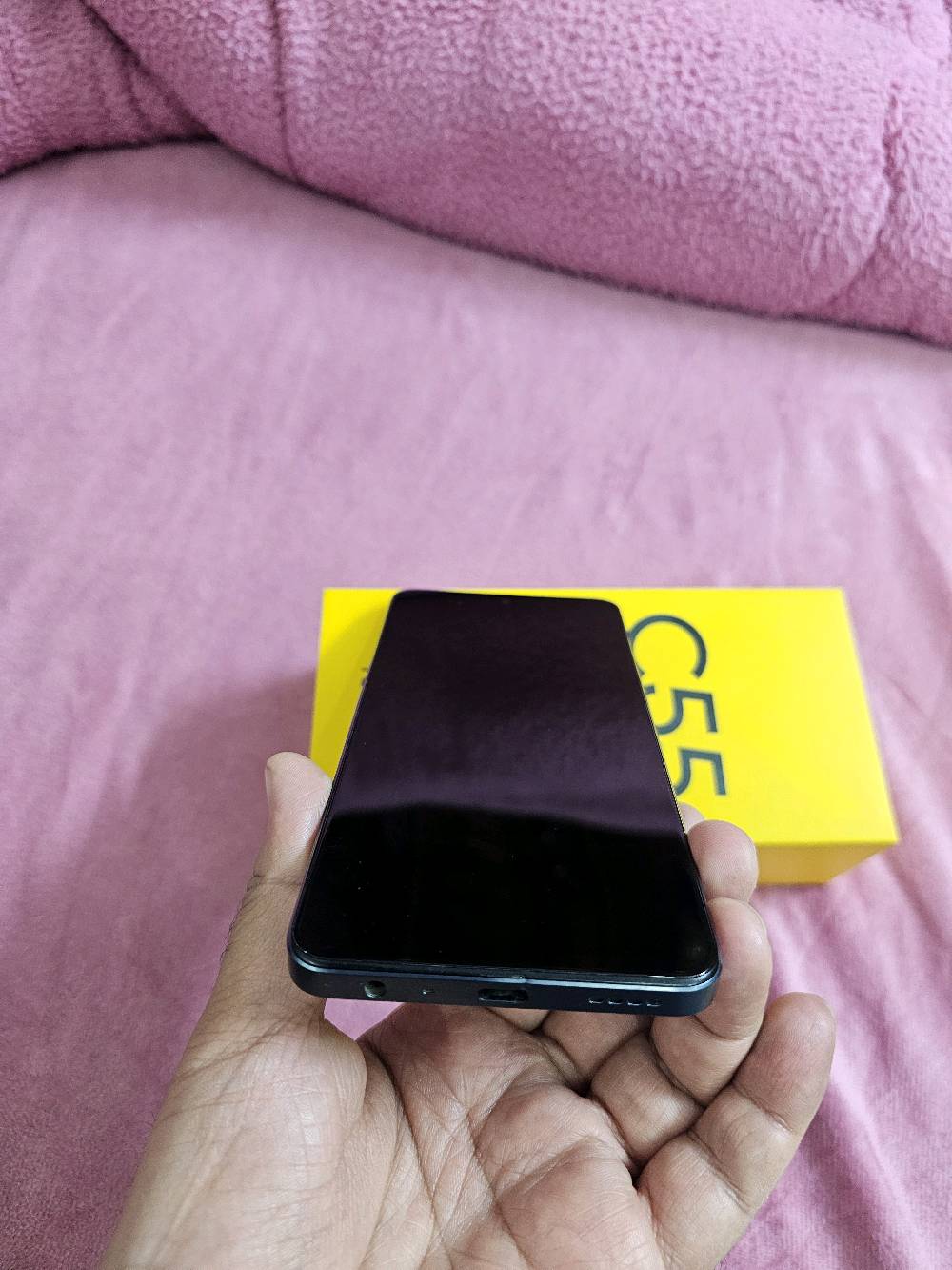 هاتف Realme C55 جديد للبيع، غير مستخدم وبحالة ممتازة. يحتوي على شاشة كبيرة وأداء قوي، مناسب للتواصل والألعاب. يأتي مع العلبة الأصلية.