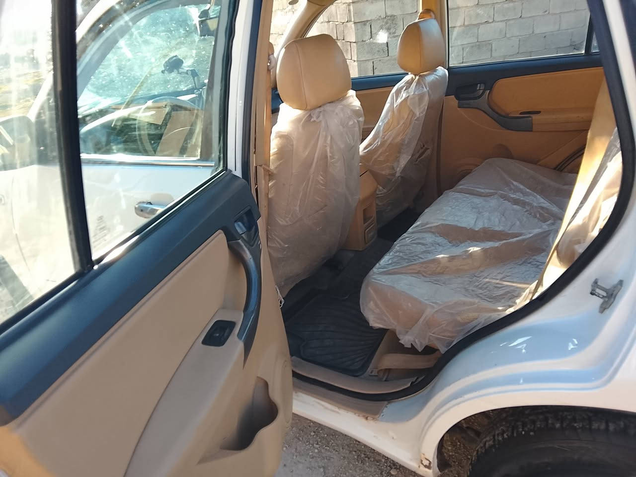 *********** تيكو مكفوله لاصبغ ولاضربه مكفوله كفاله عامه كير ومكينه جديد كير كهرائي شاشه تاب شرط التحويل سعرها 57$ بيها مجال
