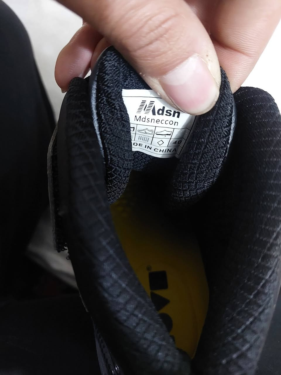 سيفتي دراجات شي راقي جديد ماملبوس قياس 40 سعر 25 الف توصيل موجود


**إذا كنت صاحب هذا الإعلان وتريد حذفه لأي سبب، رجاءا أرسل رسالة إلى الدعم الفني**