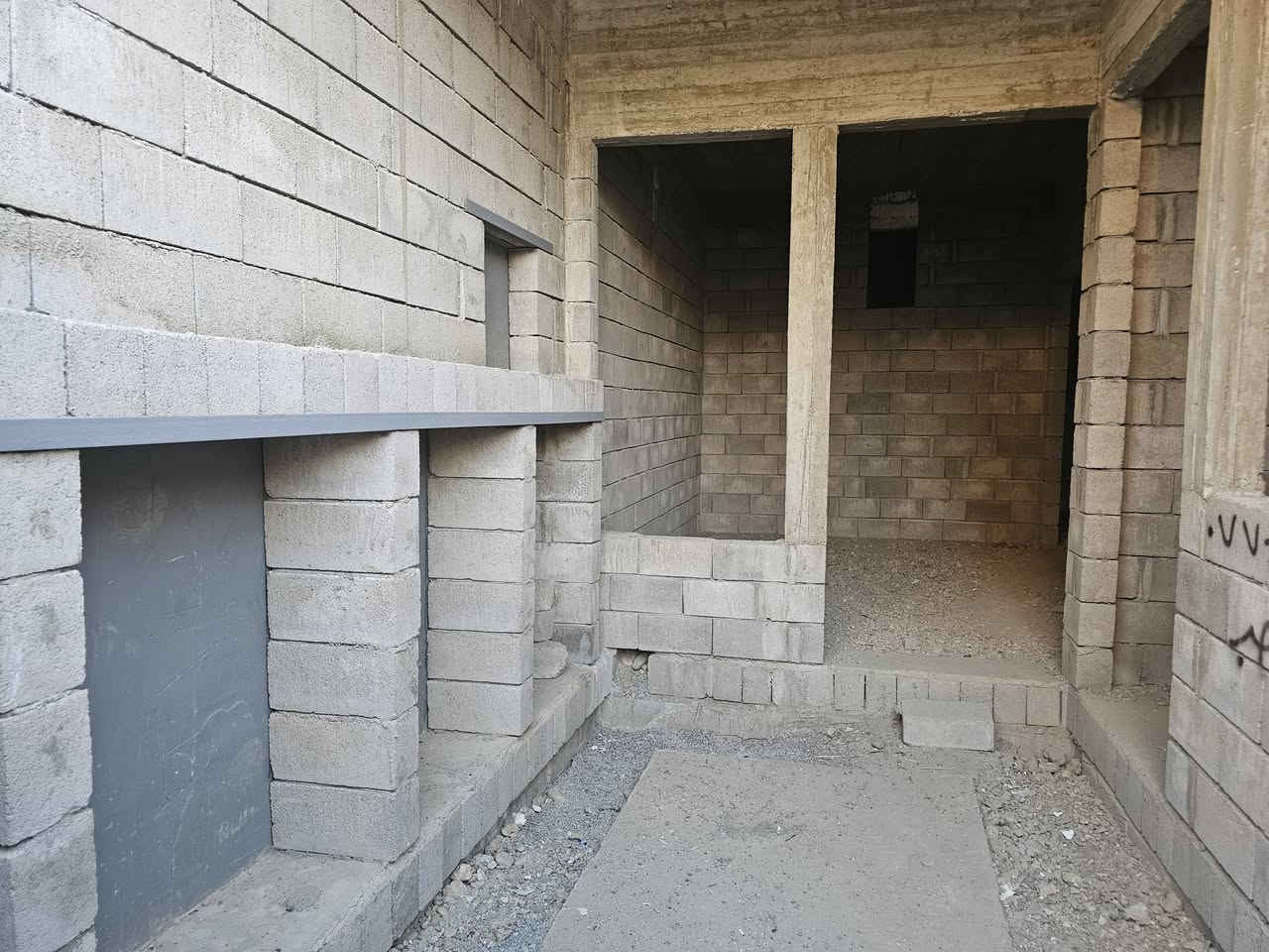 🏡🔥 #هيكل_للبيع_في_حي_الشيماء 🔥🏡
📍 الموقع: حي الشيماء – مقاطعة (8)
✅ قرب قطاع السلام البلدي
✅ قرب مدرسة شعلة العلم
💰 السعر: 68 مليون دينار عراقي فقط 💰
📐 مواصفات العقار: 🔹 المساحة: 100 متر 🔹 الواجهة: 5 متر 🔹 العمق: 20 متر 🔹 طابق ونصف
🏠 تفاصيل البناء:
الطابق الأول: ✔️ استقبال ✔️ هول ✔️ مطبخ ✔️ غرفة نوم ✔️ صحيات داخلية وخارجية
الطابق الثاني: ✔️ غرفة نوم ✔️ هول ✔️ صحية
🛣️ الخدمات: ✅ شارع مُبلّط ✅ ماء ✅ كهرباء
📞 للاستفسار: 🏢 مكتب التقوى للعقار 📍 الموصل – شارع كركوك الرئيسي 📍 مقابل جامع البيت العتيق
☎️ *********** ☎️ ***********
📱 متوفر اتصال، واتساب، وفايبر.
🌹 تابعوا صفحة مكتب التقوى للعقار ليصلكم كل جديد من العروض العقارية المميزة أولاً بأول.

