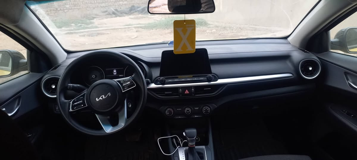 سلام عليكم
كيا فورتي موديل 2023نص فول 

وارد امريكي 

رقم بغداد خصوصي

صور الحادث مرفقة بالمنشورمكينة ٢٠٠٠

رادار تحديد مسار وتنبيه وتوقف

کامرة خلفية دوارة

شاشة وسائط واندرويد اوتو

تحكمات ستيرن 

مانع انزلاق /بغداد السعر١٤٠ وبيها مجال قليل ***********
