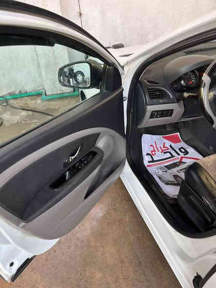 السلام عليكم رينو فلونس موديل 2012 جاهزه السياره بيه جاملغ الأمامي مبدل الباقي مكفول محرك قبق اصفر وكيري اي تي ميكانيكي المرغوب سياره حلوه السعر 53 وبيه مجال ***********  رقمه مشروع وطني
