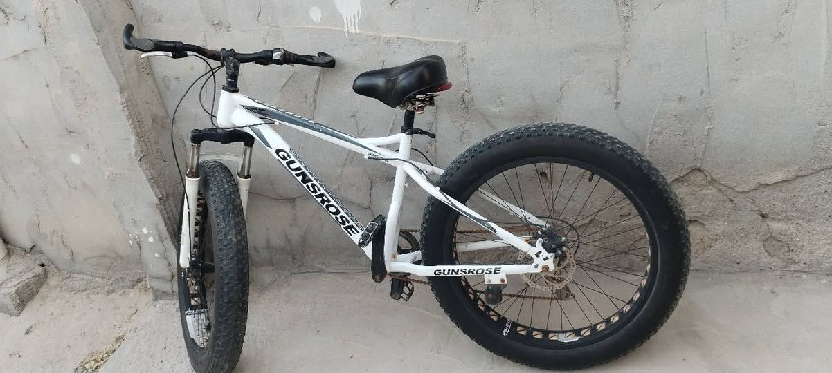 سلام عليكم
بايسكل جبلي حجم كبير 26
سعر 120 الف
البايسكل في حاله جيده جدآ
العنوان البصرة الزبير
تواصل وتساب ***********
او ما سنجر
#الكل
