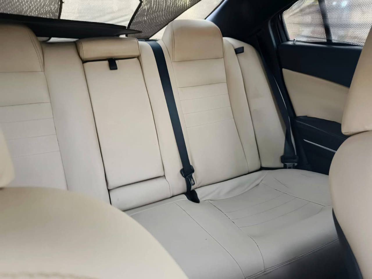 ١٤ اصل السيارة اجره 
مكفوله گص وعيب شرعي 

جاهزه 

بيع او مراوس  

***********
