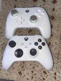 اكس بوكس سيرس اس للبيع بسعر 335 مع جوستيكين كيم سير g7 و وحده اصليه ما...