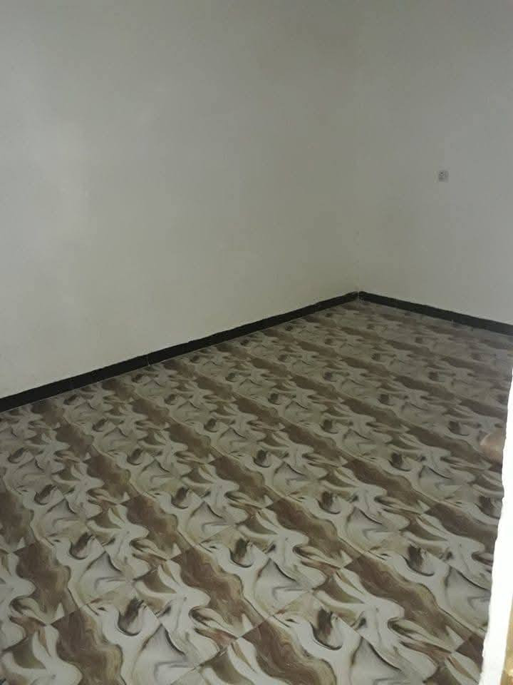 يوجد عروض جديد ستثمار للبيع 
يوجد لدينا بيت حديث البناء 2022
يتكون من مشتملين طابق ارضي يتكون من غرفه نوم ومطبخ وهول وصاله وطرمه وصحيات داخليه وخارجيه ومنور  وطابق الاول يتكون من ٣ غرفه نوم ومطبخ وهول وصاله وبيتونه وصطح كل طابق مفصول عن الثاني مستجرات حالين الورد الشهري ٦٠٠ الف 
الموقع مميز جدا ومتوفره جميع الخدمات من ماء وكهرباء واعمده اناره وتبليط الموقع البيت في قلب ديالى بعقوبه المركز منطقه كورنيش ديالى 
يبعد عن سوق بعقوبه المركز حوالي ٢٠٠ متر ويبعد عن شارع العام خريسان ١٥٠ متر وبل قرب من كورنيش ديالى حوالي ٣٠ متر البيت حسب الطلاب تريده ستثمار 
أو تسكن بي لان بي درج داخلي وخارجيه 
السعر  ( ١٦٠ ) مليون فقط وبي مجال بسعر  الاستفسار اكثر عن البيت وباقي تفاصيل اتصل على الرقم يوجد وتساب وتفاصيل اكثر مكتب دلاليه الربيعي لعقار 
***********
