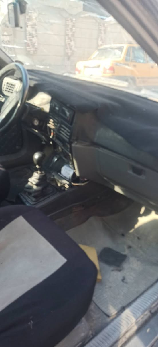 رينو 19 سنوية جديدة كوبون ورقي طخم نظيف  صبغ مابيها المحرك نفخ كابريتر برازيلي سيارة حلوة ورخيصة مدوشمة جديد سعرها 16 وبيها مجال *********** مكاني حي الانتصار
