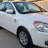 سياره اكسنت الي يدور جديد سياره بعدهه شركه موديل٢٠١١ خليجيه سياره ماشي...