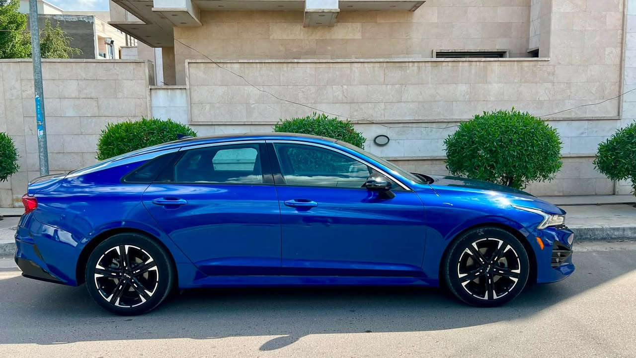سلام عليكم  K5 GT line موديل 2022  1.6 توربو فول للاخير بنوراما و 3 عدسات لون جويتي ماشيه 47 الف حادثها جاملغ جهة السايق وحافة البنيد بدون ايرباك صور الحادث والسونار موجودات رقم بغداد بأسمي
مكاني بغداد الاعظمية  السعر 177 وبي مجال بسيط   ***********

بصمه
بنوراما
تشغيل عن بعد مع التبريد
الاضاءة الداخلية ايماء يعني بدون لمس مجرد تقرب ايدك
شحن هاتف لاسلكي 
قياده ذاتيه ؏ الخطوط السريعه
هاند بريك بصمه 
ابل كار بلي و اندرويد اوتو 
مثبت سرعه 
نضام ABS
مانع انزلاق
حساس أطارات 
بك لايت ليد
شاشة الكبيرة
سماعات شركة Kia
كشافات امامي
شاشه اعطال
ويل كروم لونين
رادارات امامي وخلفي 
مراقبة النقطة العمياء
رادار الخطوط البيضاء 
اشاير بالمري
كشنات جلد احمر اسود
مقعد للسائق قابل للتعديل كهربائياً
لايتات ‏3 عدسات 
نضام قياده أيكو + سبورت +سمارت +نورمال
بلوتوث + aux + usb
فول تحكم ستيرن
كير أوتو + عادي
اوتو بريك 
‏ ‏الخريطة🗺📍
Led + زينون + كشافات 
السياره فول رادرات
‏AUTO Hold
تصميم خارجي رياضي
نظام الملاحة
مصابيح خلفية LED
مصابيح ضباب LED

عليها انارة داخلية الياف اصلية محيطية دشبول و 4 بيبان تكدر تغير اي لون من التليفون براحتك

