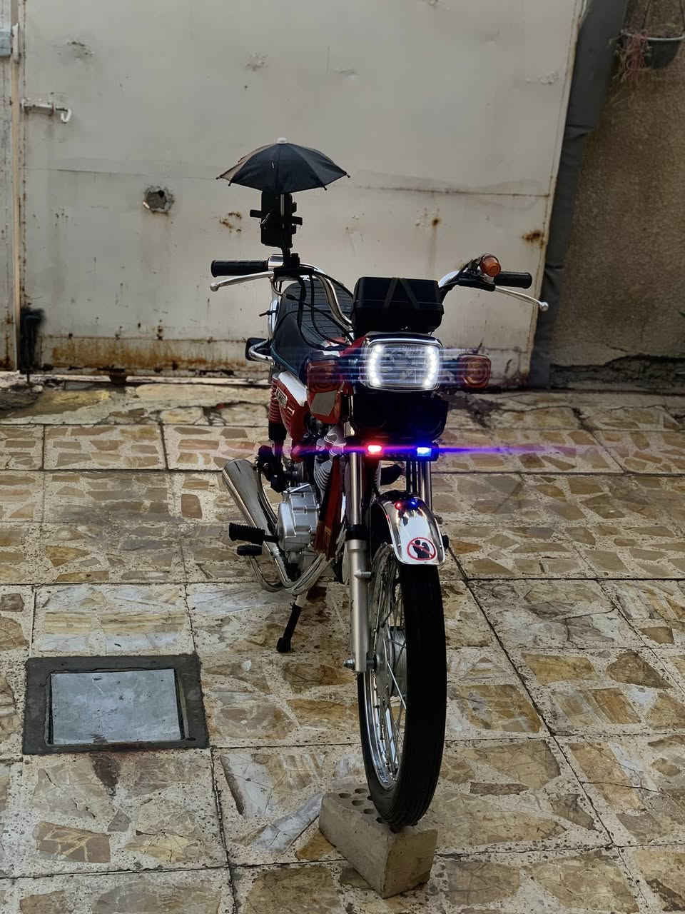 سلام عليكم دراجة نامه امتياز للبيع موديل 2024 ماشية ٩٠٠٠ زيرو بنسبه لموديله دراجة ممتعوبه دراجة بعدها خير مِہטּ الله عليه اكزوز شيرازي وهورن كوري اصلي دراجة مناقصه ايشي شغل واطلع غير نقص بسيط انو سيبايه جديده سيبايته مابيه شـჂ̤ بس مابيه قواعد تثبت السيبايه غير هل نقص ماكو اوراقه كامله شاصيه مدكوك كمرك ابيع او مراوس بتايكر موديل نضيف ماكو مشكله اهم شـჂ̤ نضيف. مكانه بغداد حي الخضراء اي استفسار *********** واتساب!
