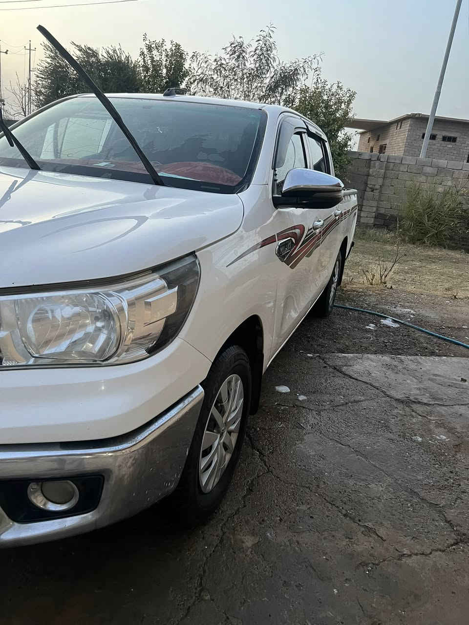 السلام عليكم من رخصه مدير الكروب المحترم سياره مرزي هايلوكس موديل 2019 الخط مالها مال 22 سياره رقم اربيل سياره جاهزه  كير عادي بيهاا شبرين بارد باب السائق وبيها شبرين بارد يم الجاملق الايمن السنويه 2028 موقعها صلاح الدين بيجي رقم التليفون *********** ابو علي ***********+السياره مشدودله منضومت غاز
