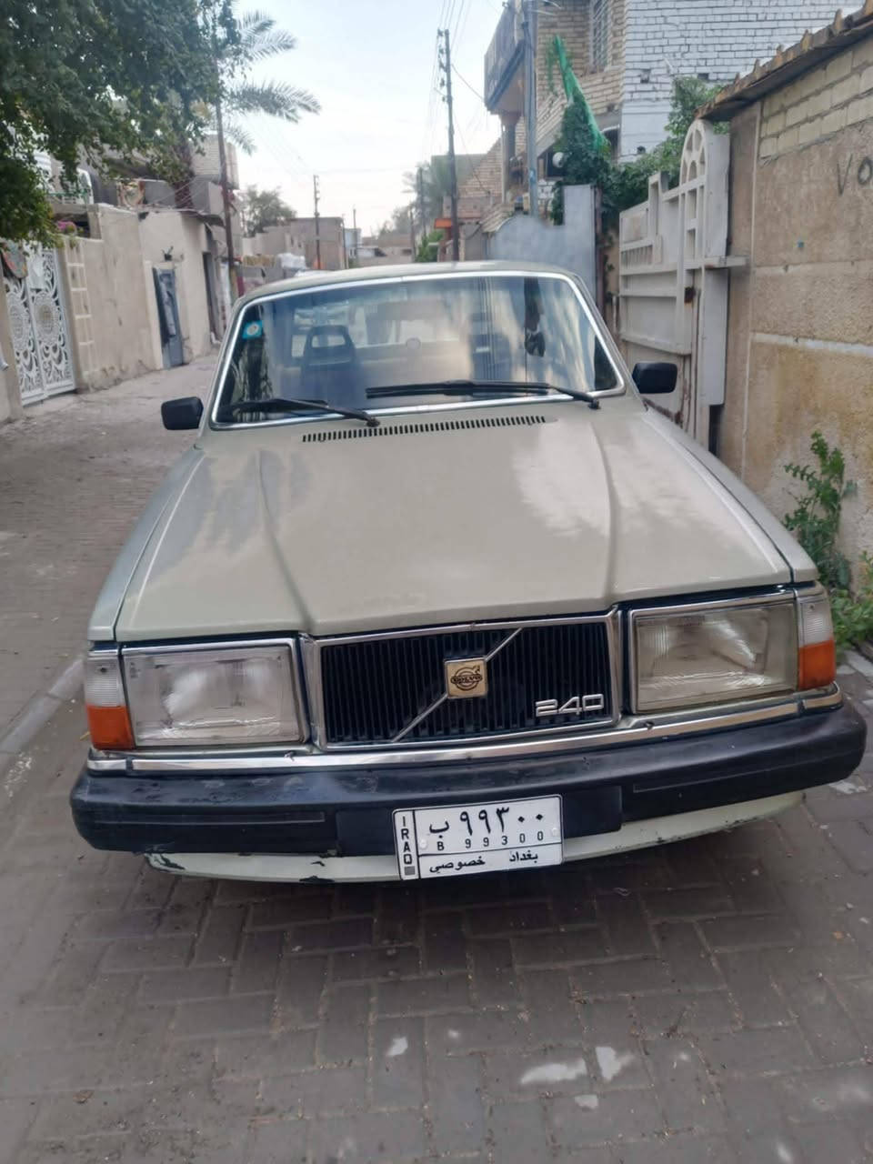 فولفو 240 موديل 1984
رقم بغداد مشروع وطني

المكان بغداد البياع 
السعر 40

***********
