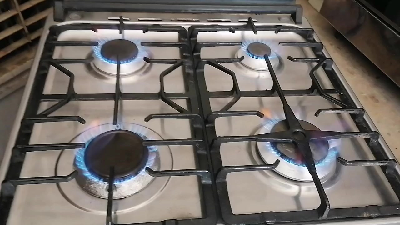 طباخات اخو الجديد للبيع
رويال مصري ٥ عيون عالفحص شغال عيون وفرن واغراضه كامله ب ١٩٠ الف وبيه مجال قليل
جبسون مصري ٤ عيون الحجم الكبير ب ١١٥ الف
حلة بكرلي *********** الرقم بيه واتساب
