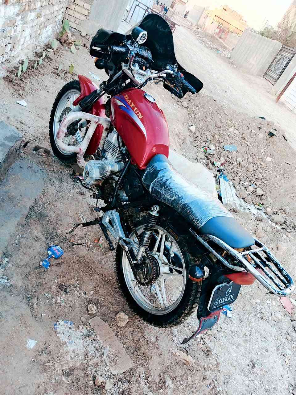 دراجه دايوان 2016اوراق كامله نقصها بس صفاحيات دراجه نضيفه وحلوه زوج تايرات مبدل جديد مال شغل دراجه كاعده وحلوه بس متوازي ع بيعتهاا
***********
ملاحظه لموشراي 
ليتعبني
