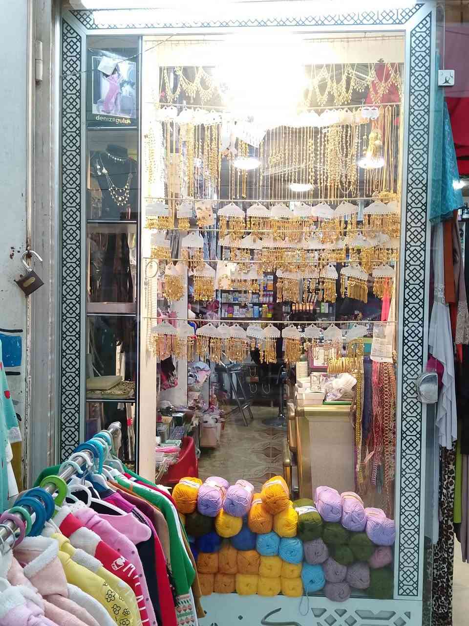 السلام عليكم...
محل للبيع 

حي الرفاعي 

سايدين القسم

قرب تيم مارت

قريب ع القسم عمارة الطالب 

كوزمتك الوسام 2 

بيع فقط سقوف ومبردات 
وجام خانه

التواصل ع رقم :***********
