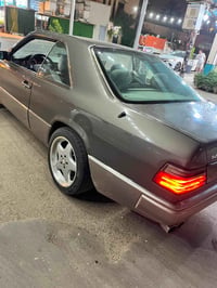 مارسدس دب تك باب السياره موديل 1994 كوبي  مكينه v8 خواصه رقم بغداد باس...