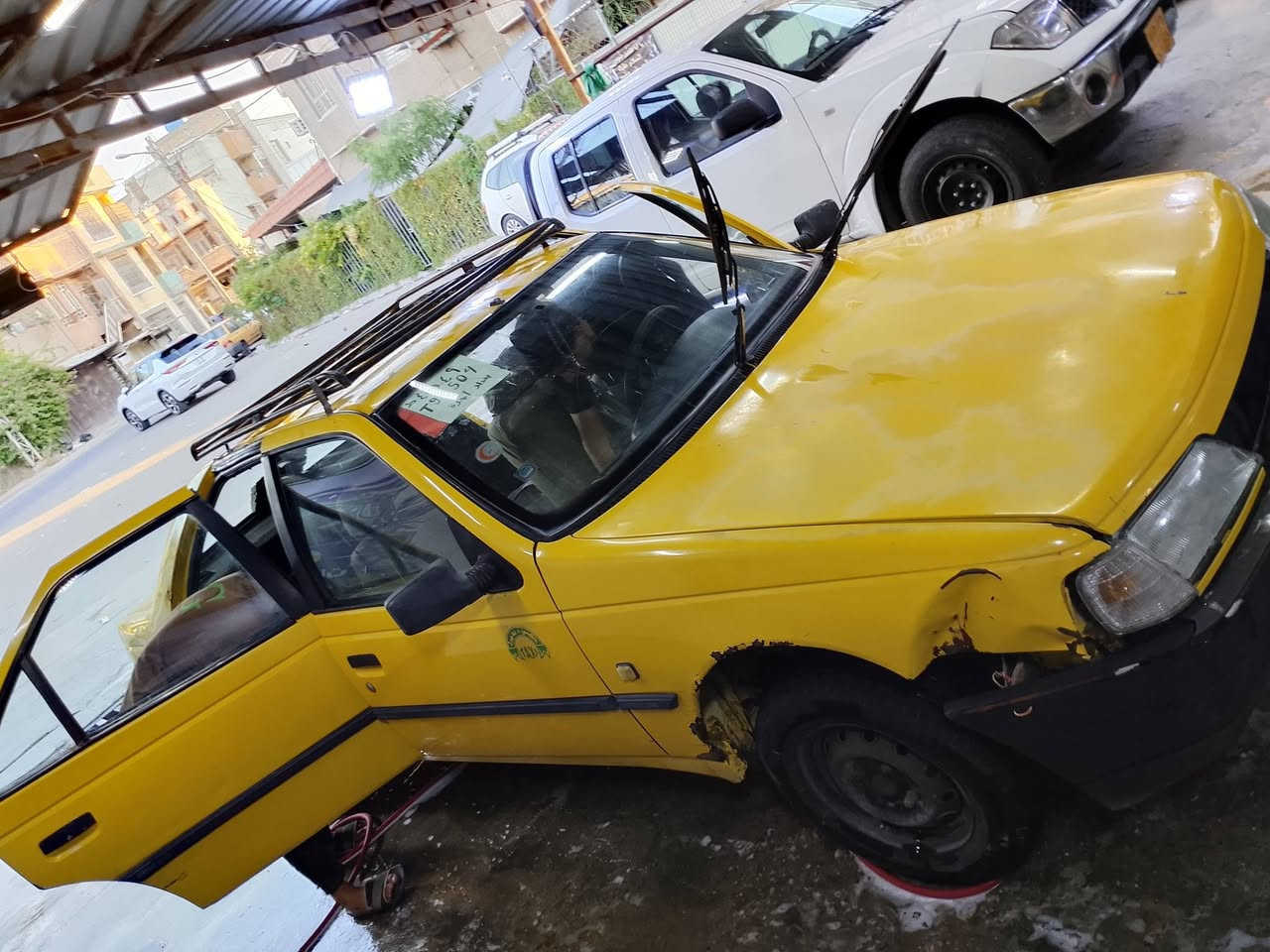 بيجو روا للبيع سياره كبال عينك مكينه جديده صدر جديد تكم تاير كهربائيات شغاله غرامه ماعليه هيئه ممسجله راعيه موصله للرقم وماعنده يدفع هيئه ابيع كوم حديد لا تجي ودكلي شبيه سنويته يم هيئه اتكفلك فقط بصمه ***********سعره (مليون )مكاني بغداد
