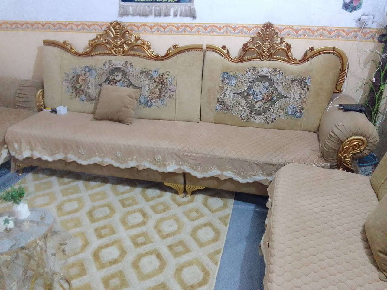 السلام عليكم تخم ملكي للبيع السعر خاص ادخل خاص وخادم مكاني بغداد نهروان تخم نضيف مابي، كل ضرر 13مقعد متواجد خاص رقم الهاتف اتصل ***********
تجي وشوفه بعينك مابي شي تخم نضيف
