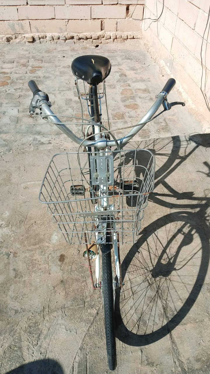 سلام عليكم باسكل للبيع مال معتاز سعره 100 الف وبي مجال حك الجيه الرقم *********** مكان حي العباس
