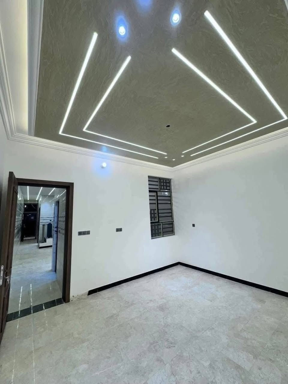 دور للبيع تون بمساحة 100 م ضلع منفصل زيرو استلام مفتاح تندر درجة اولى صب موقعي طابوق العنكوش شغل شركات اعلى لڤل موقع جداً مميز في حي الجهاد الرفاق وجه 5 نزال 20 قريب الشارع العام بضهر المشاتل 
السعر مناسب جداً سعر الدار الواحد 290 مع المجال معامله واصلة للأقرار تحياتي 
للأستفسار زيارة مكتب ارض الخير للعقار
او الاتصال على الرقم 
***********
