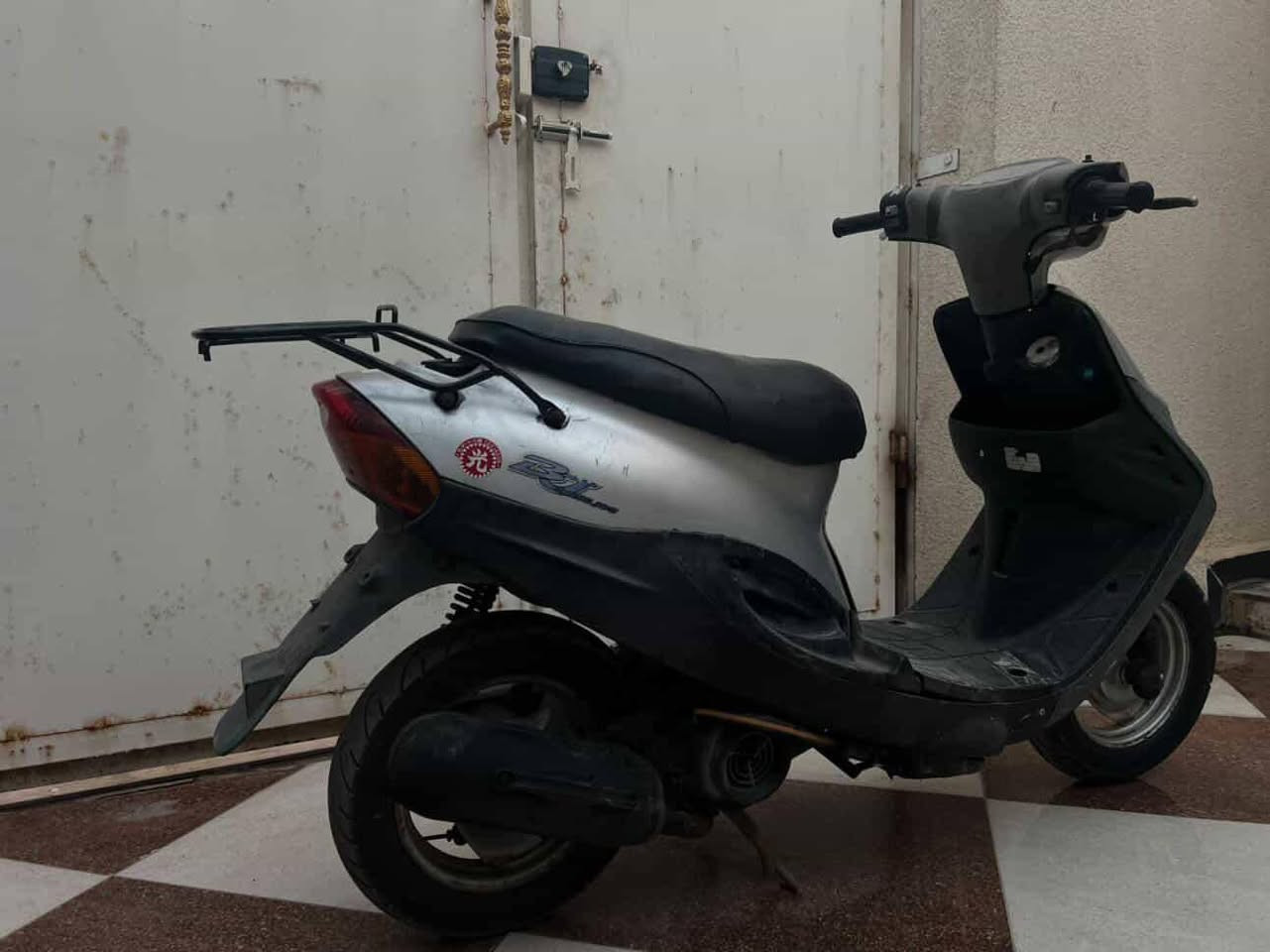 🛑🛑🛑🛑 دراجه 9 زروف للبيع  جاهزه من كلشي شلعه فول وسرعه فول ونضافه شوفت عينك ناقصهه فقط  باتري.                       .مكاني القرنه الشرش سعررررررررر مناسب

***********
