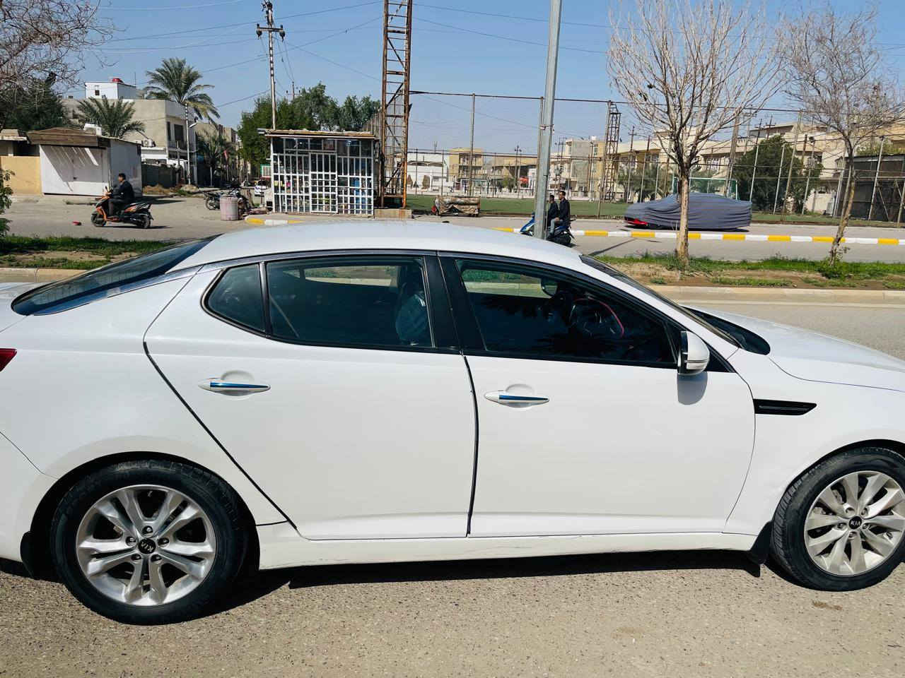 اوبتما ١٤ خليجي مكفوله من الضربه وصبغ مكينه ٢٠٠٠ بيه بخار بسيط  حداديه وتخم تاير جديده قبل شهر ادامه كامله دواخل جديده تبريد ثلج لد امامي خلفي كامره وحساسات وشفتات واشاير مري تبريد قطعتين 
رقم واسط مكانه واسط دجيلي 
سونار مرفق 
١٢٥ مجال بسيط 
***********
