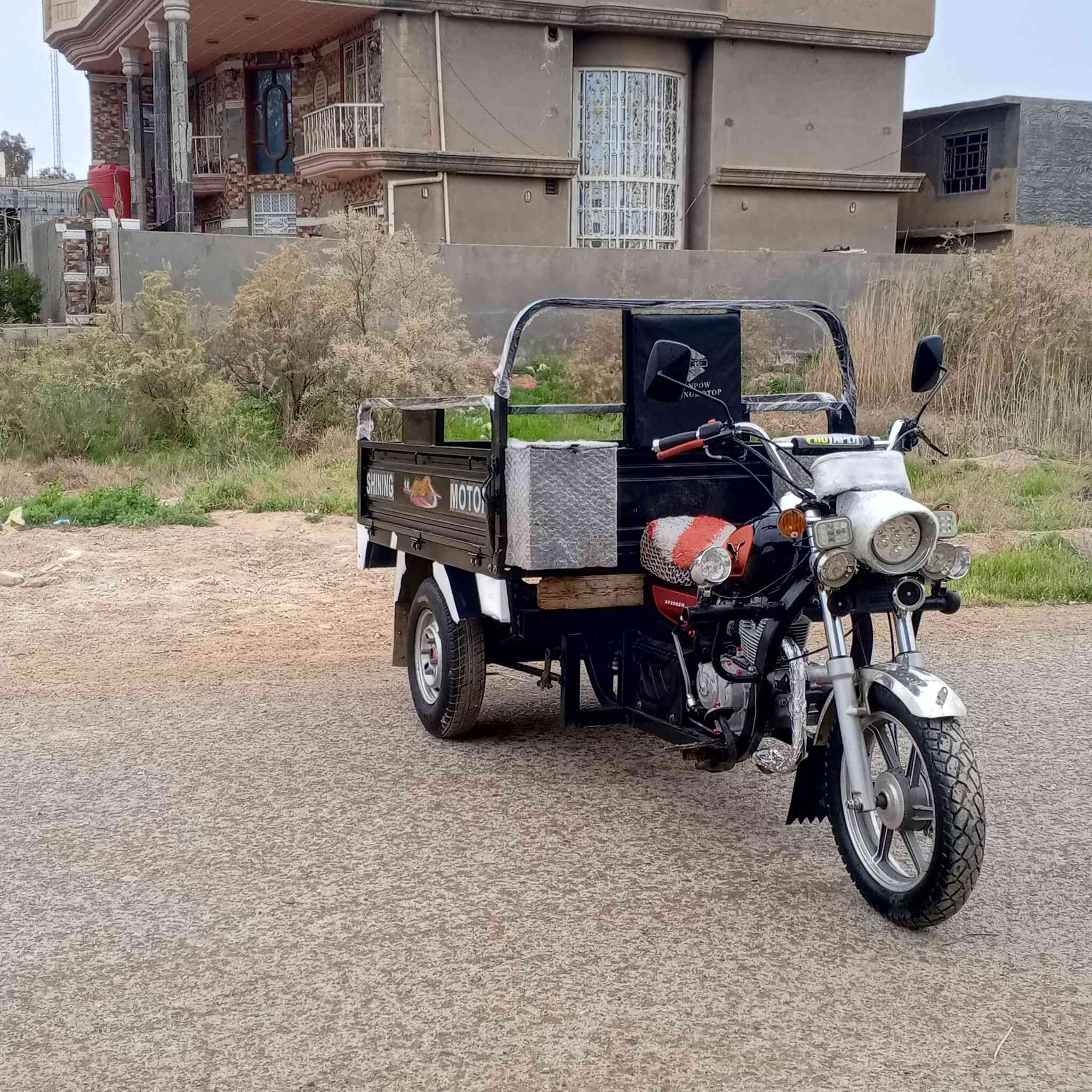 سلام عليكم ستوته أم الطير موديل 2022ستوته مكفولة كفاله عامه كهربائيات شغاله دبلات  الخلفي الامامي شغاله ستوته جديده مال جناي تخم تاير باتري جديدة كير اكسل محرك نضيف نكره سلف هندر محرك 150CC ويل صب أوراق كامله الرقم *********** مكاني ديالى المقدادية تقاطع الجيزاني اتصل ودلل والموشراي ليكسر بحاجه العالم متاح وتساب
