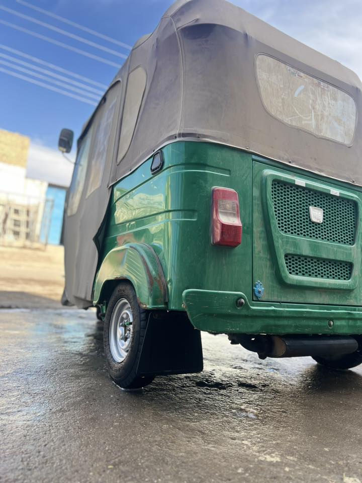 سلام عليكم شباب تكتك 22 كفاله عامه كشره ومكينه مرقم بسمي خير من الله جاهز من كلشي ابيع بدون غراض مكاني ماجديه ***********
