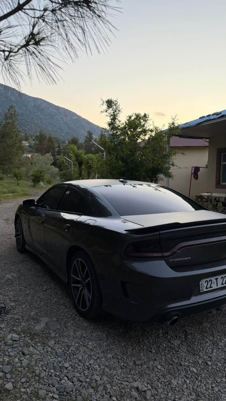 سلام عليكم 
Dodge charger 2023 RT 
بنيد صبغ قطعتين مبدل بيلادي 
سيارة بدون مصرف 
ماشي ٧٠ الف 
مكان اربيل 
سعر ٢٢٥ ورقة مجال
رقم ***********
واتساب موجود أربيل, العراق
